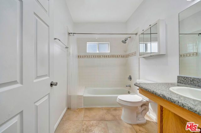 11124 Burbank Boulevard 311, North Hollywood (los Angeles), CA 91601