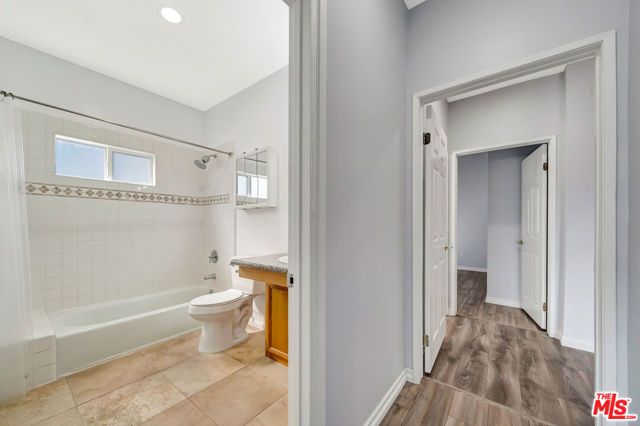 11124 Burbank Boulevard 311, North Hollywood (los Angeles), CA 91601