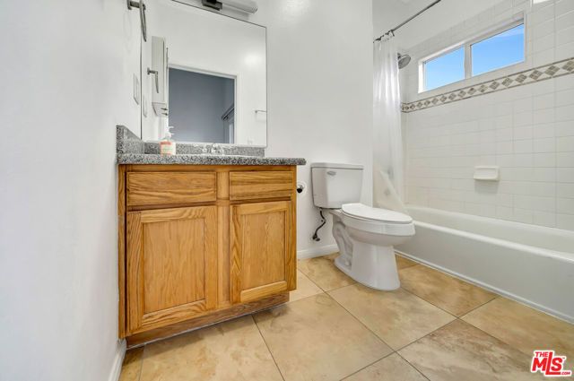 11124 Burbank Boulevard 311, North Hollywood (los Angeles), CA 91601