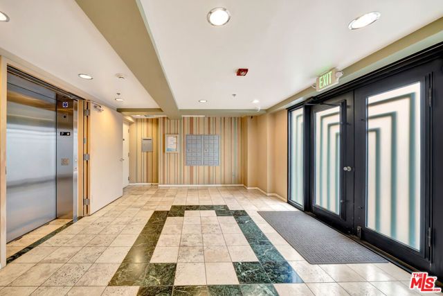 11124 Burbank Boulevard 311, North Hollywood (los Angeles), CA 91601