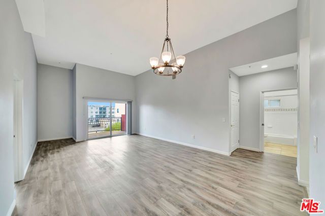 11124 Burbank Boulevard 311, North Hollywood (los Angeles), CA 91601