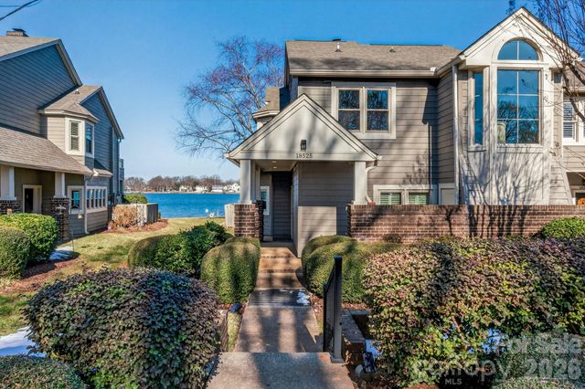 18525 Vineyard Point Lane, Cornelius, NC 28031
