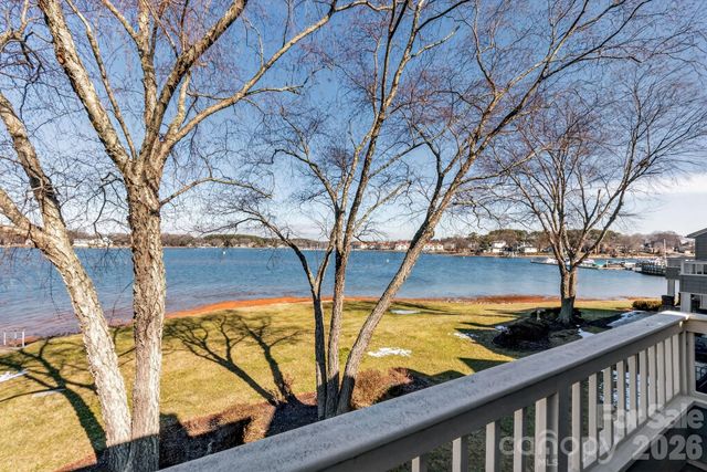 18525 Vineyard Point Lane, Cornelius, NC 28031