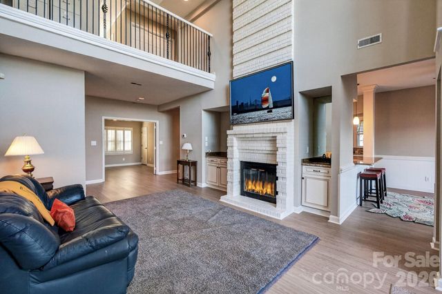 18525 Vineyard Point Lane, Cornelius, NC 28031