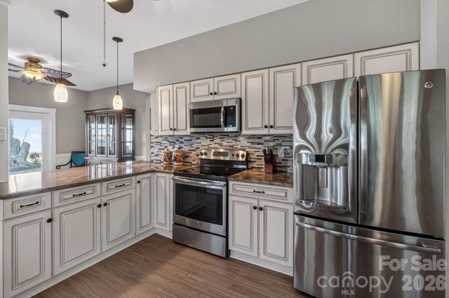 18525 Vineyard Point Lane, Cornelius, NC 28031