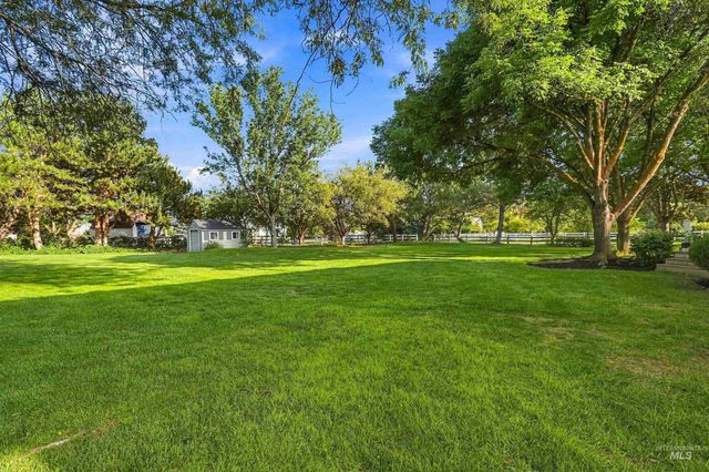 6710 N Barney Ln, Meridian, ID 83646