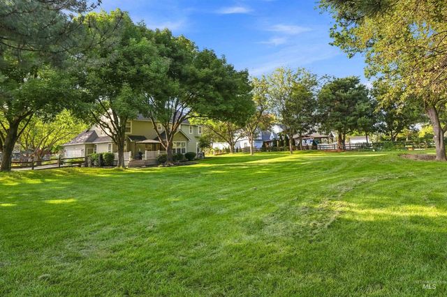 6710 N Barney Ln, Meridian, ID 83646