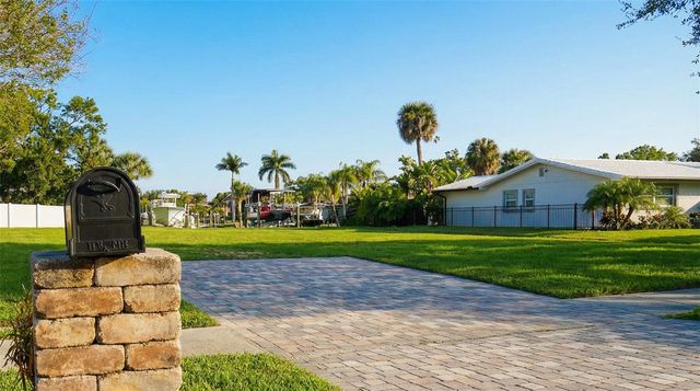 3904 DANA SHORES DRIVE, Tampa, FL 33634