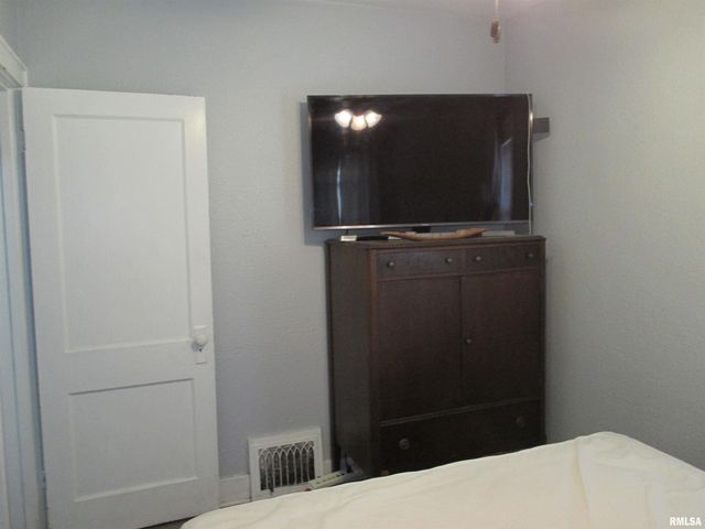 3341 N LEROY Avenue, Peoria, IL 61604