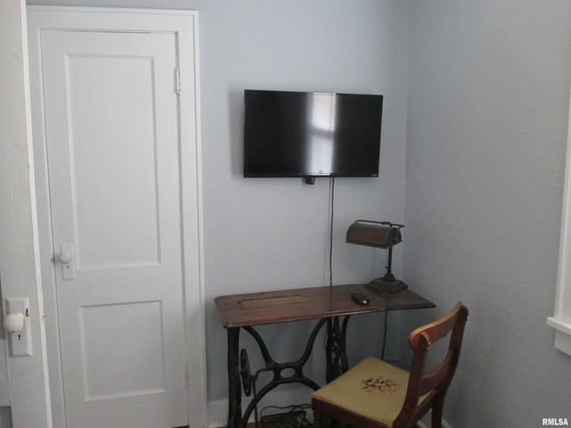 3341 N LEROY Avenue, Peoria, IL 61604