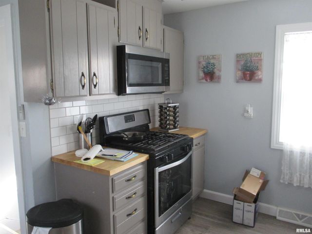 3341 N LEROY Avenue, Peoria, IL 61604