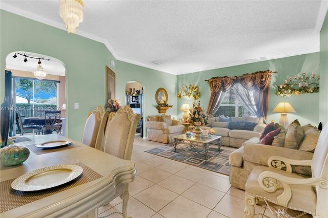 19269 NW 14th St, Pembroke Pines, FL 33029
