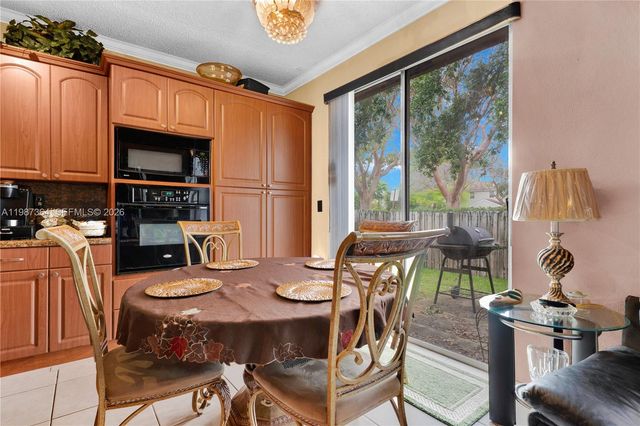 19269 NW 14th St, Pembroke Pines, FL 33029