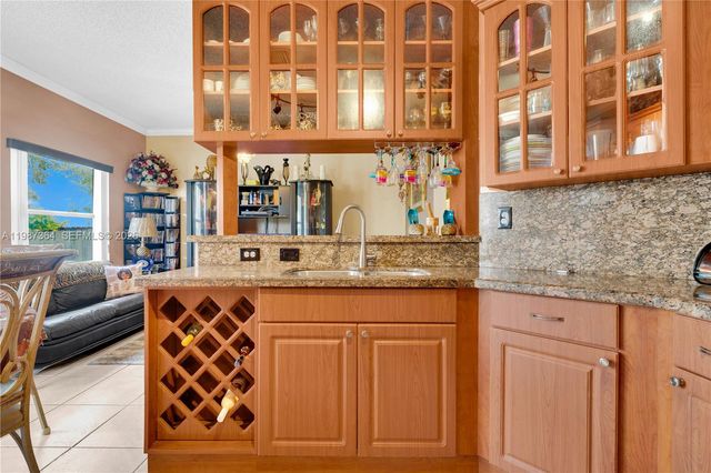 19269 NW 14th St, Pembroke Pines, FL 33029