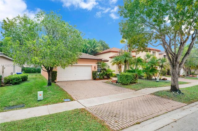 19269 NW 14th St, Pembroke Pines, FL 33029