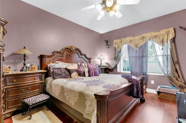 19269 NW 14th St, Pembroke Pines, FL 33029