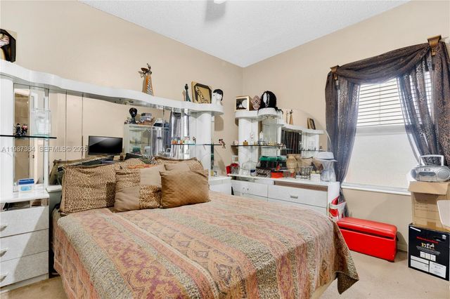 19269 NW 14th St, Pembroke Pines, FL 33029