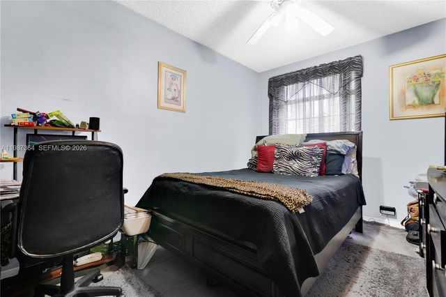 19269 NW 14th St, Pembroke Pines, FL 33029