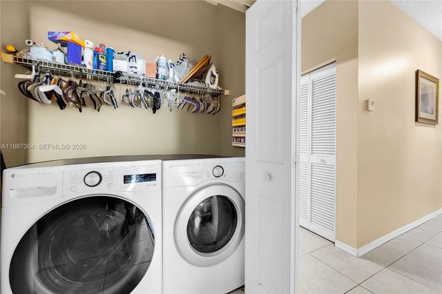 19269 NW 14th St, Pembroke Pines, FL 33029