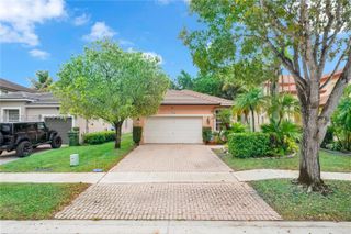 19269 NW 14th St, Pembroke Pines, FL 33029