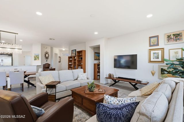 1062 W Union Bell Drive, Green Valley, AZ 85614