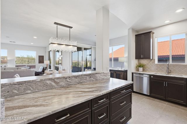 1062 W Union Bell Drive, Green Valley, AZ 85614