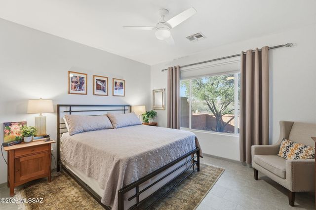 1062 W Union Bell Drive, Green Valley, AZ 85614