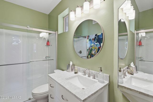 1062 W Union Bell Drive, Green Valley, AZ 85614