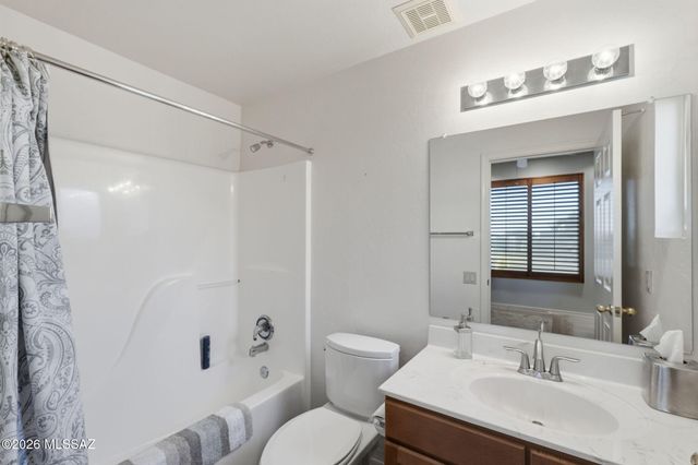 1062 W Union Bell Drive, Green Valley, AZ 85614