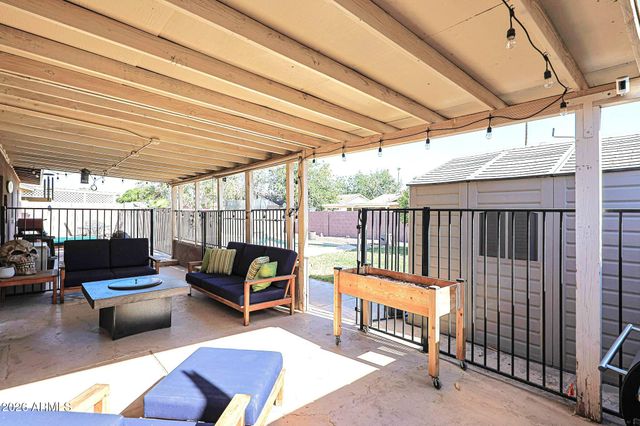 2327 W SUNNYSIDE Avenue, Phoenix, AZ 85029