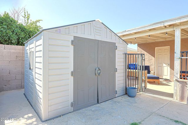 2327 W SUNNYSIDE Avenue, Phoenix, AZ 85029