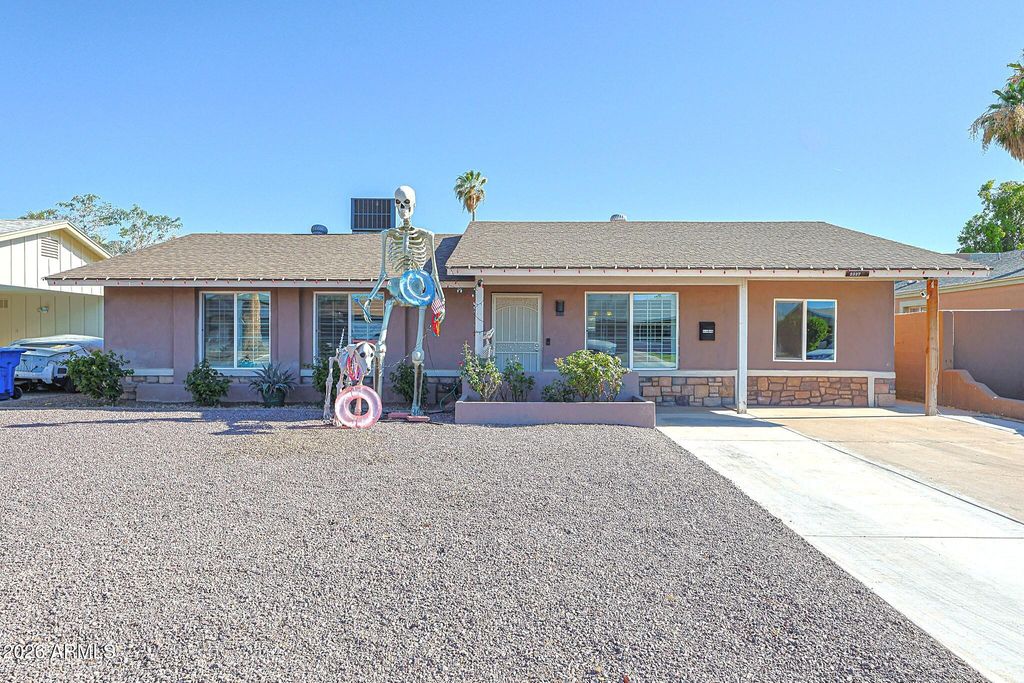 2327 W SUNNYSIDE Avenue, Phoenix, AZ 85029