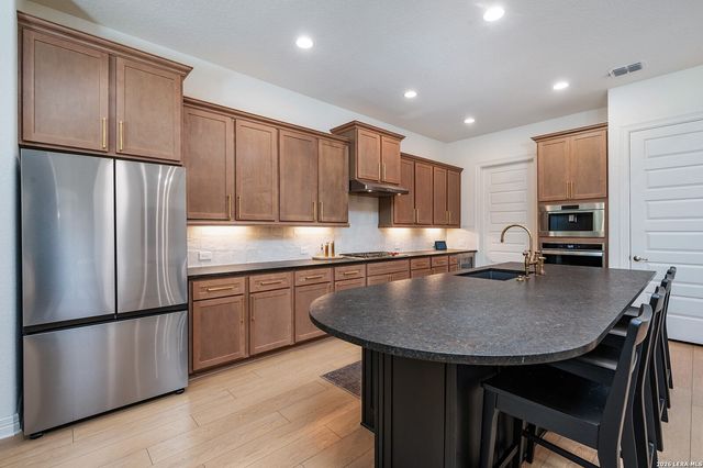 1626 Buttonwood, San Antonio, TX 78260