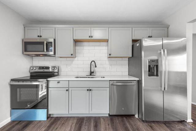 2043 E Teralta Circle, Cincinnati, OH 45211