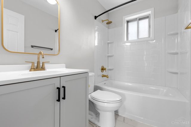 2043 E Teralta Circle, Cincinnati, OH 45211