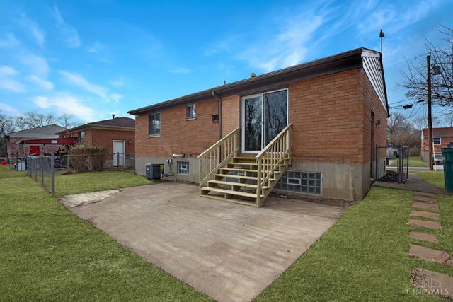 2043 E Teralta Circle, Cincinnati, OH 45211