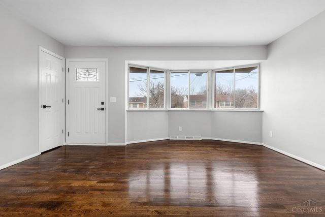 2043 E Teralta Circle, Cincinnati, OH 45211