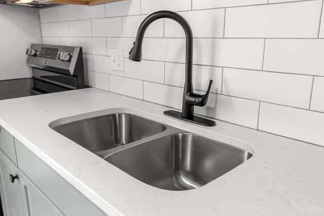 2043 E Teralta Circle, Cincinnati, OH 45211