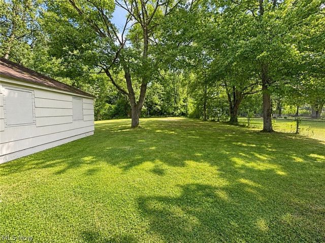 2516 Weir, Warren, OH 44483