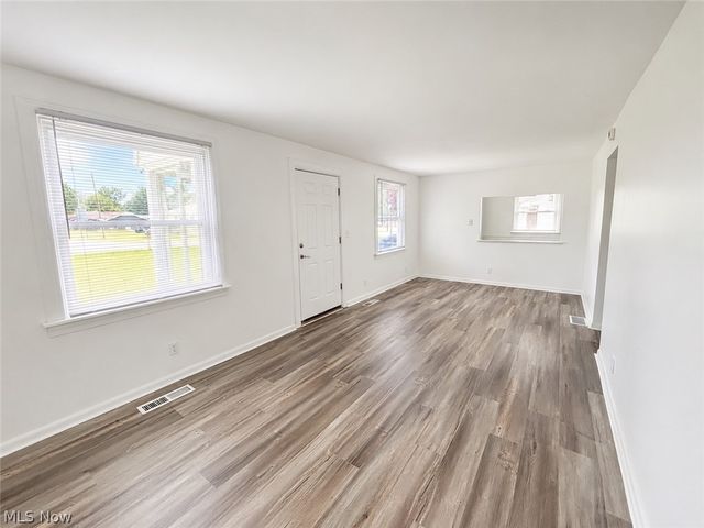 2516 Weir, Warren, OH 44483