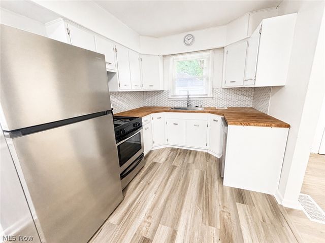 2516 Weir, Warren, OH 44483