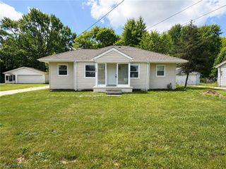 2516 Weir, Warren, OH 44483