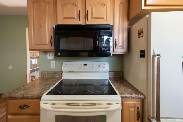 5105 Ann Hackley Drive, Fort Wayne, IN 46835