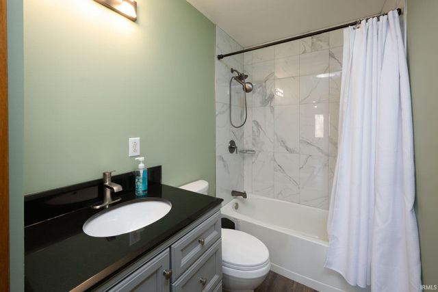 5105 Ann Hackley Drive, Fort Wayne, IN 46835