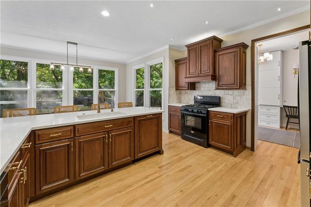 8221 W 152nd Terrace, Overland Park, KS 66223