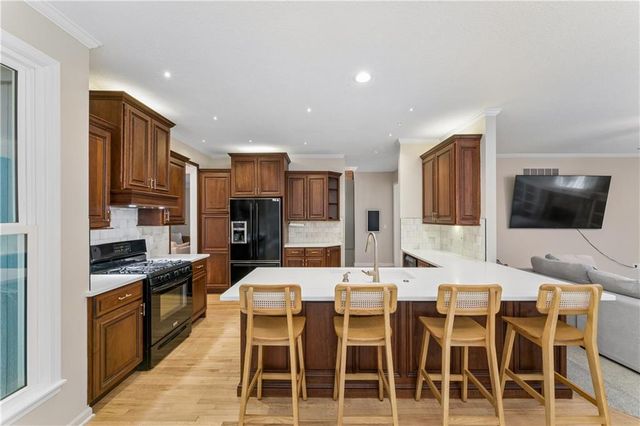 8221 W 152nd Terrace, Overland Park, KS 66223