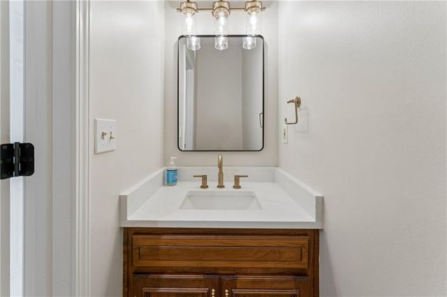 8221 W 152nd Terrace, Overland Park, KS 66223
