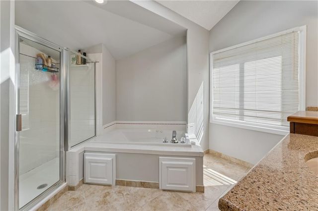 8221 W 152nd Terrace, Overland Park, KS 66223