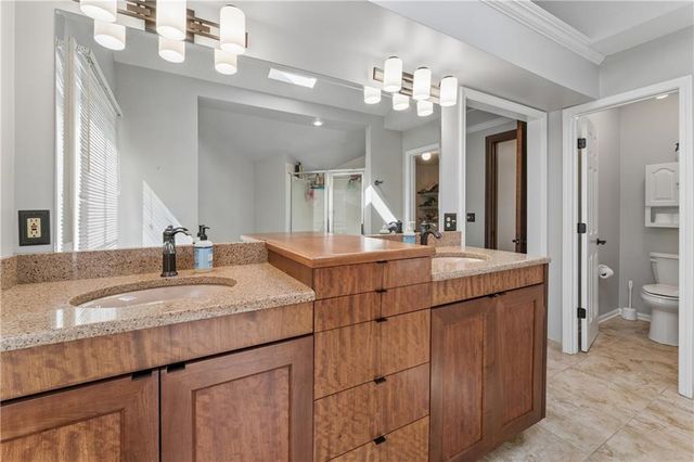8221 W 152nd Terrace, Overland Park, KS 66223