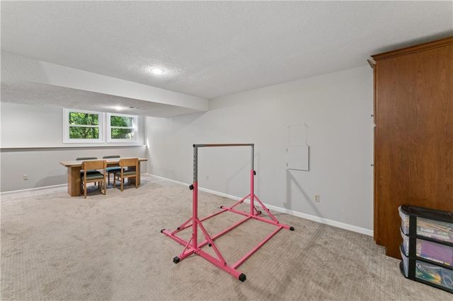 8221 W 152nd Terrace, Overland Park, KS 66223